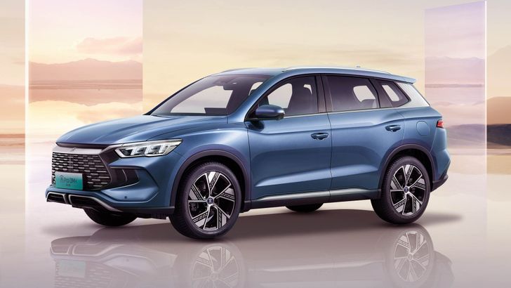BYD показал официальное изображение нового кроссовера BYD Song Pro DM-i 2023 года