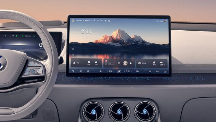 Интерьер Denza N8