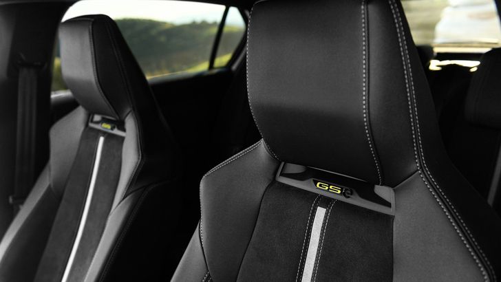 Салон Opel Astra Sports Tourer GSe