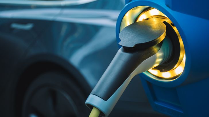 Назван срок начала производства новых российских электромобилей