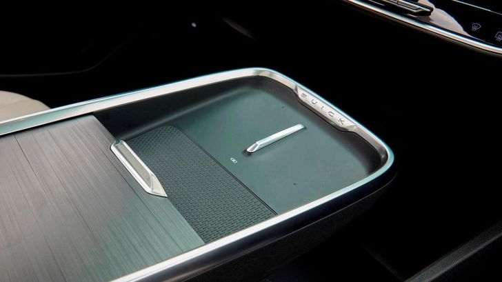 Интерьер нового Buick LaCrosse