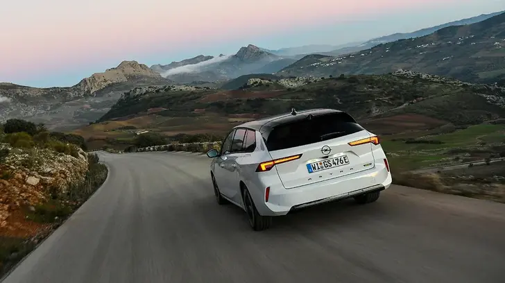 Opel Astra Sports Tourer GSe