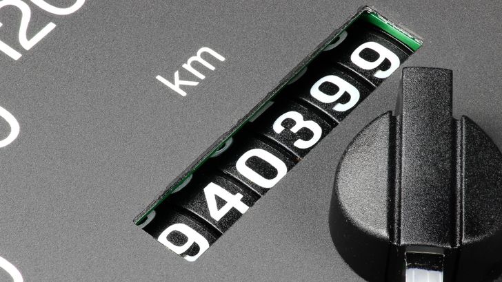 Сколько автомобилей в России имеют скрученный пробег. Эксперты назвали цифру