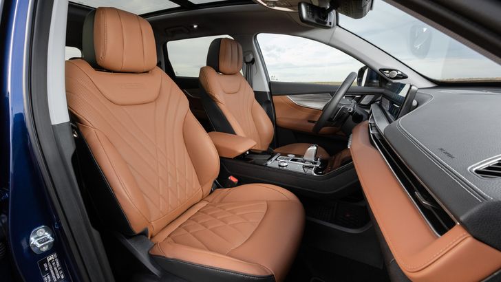 Интерьер Chery Tiggo 8 Pro e+