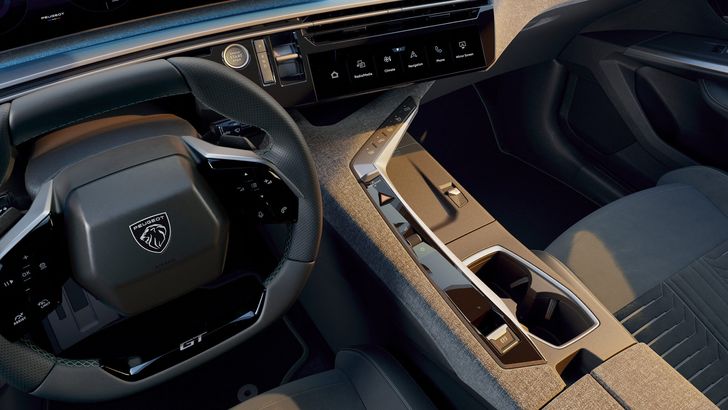 Интерьер Peugeot 3008