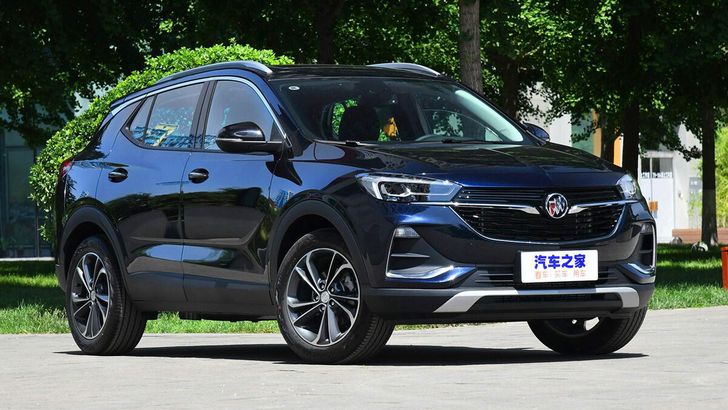 В Россию привезли самый надежный компактный кроссовер в мире. Сколько он стоит