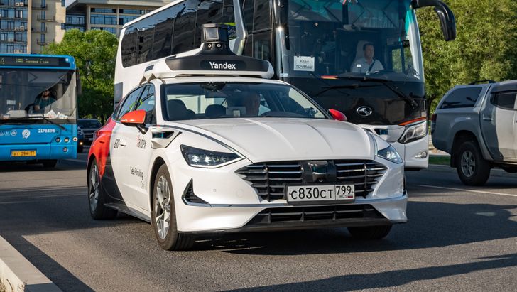 Беспилотные автомобили появятся еще на двух федеральных трассах. Подробности