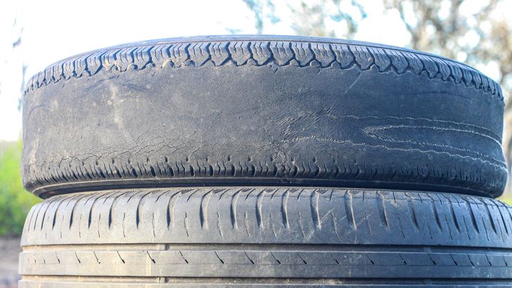 Почему езда на изношенных шинах опасна для жизни. Эксперт все объяснил