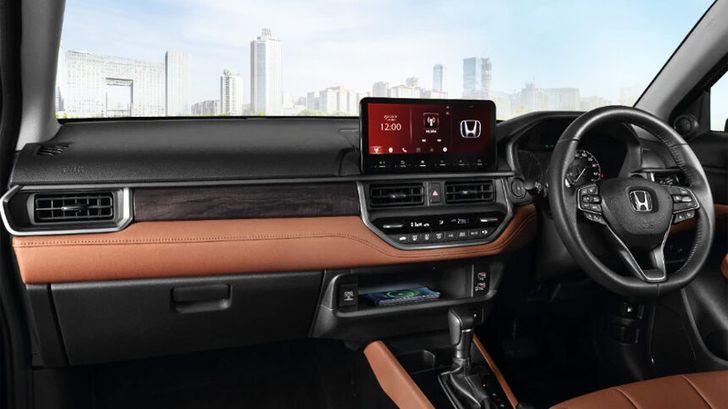 Интерьер Honda Elevate