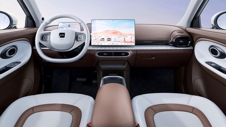 Интерьер Yiwei 3