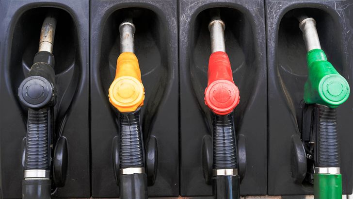 Чем опасен летний бензин зимой и зимний — летом. Эксперт все объяснил