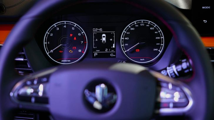 Интерьер Livan X3 Pro