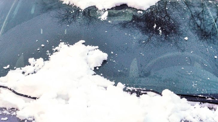 Водителям напомнили о штрафе, который можно получить во дворе своего же дома