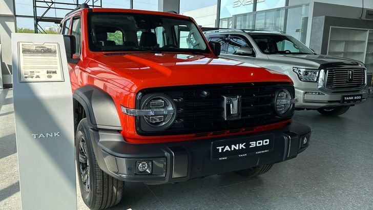 Россияне начали скупать внедорожники. Такого спроса на них еще не было