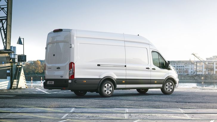 Ford Transit 2024 года