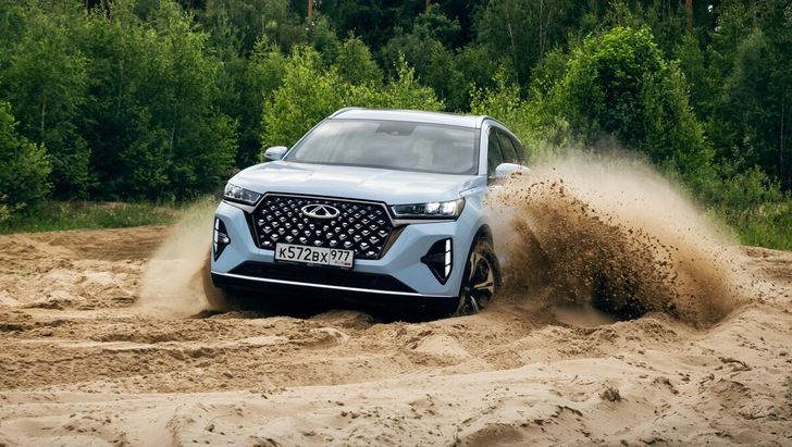 В России начались продажи нового полноприводного Chery. Теперь официально