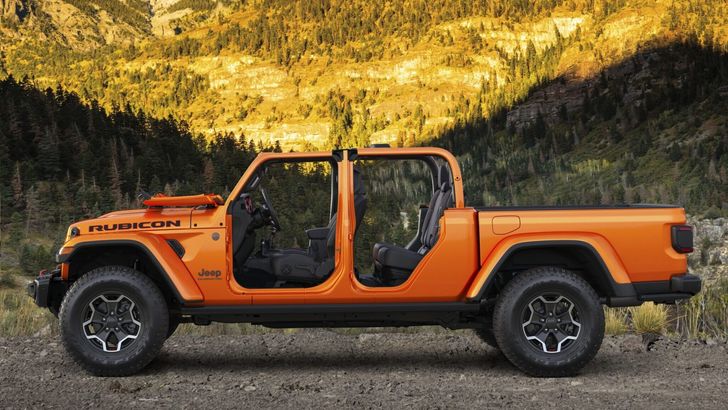 Jeep Gladiator 2023 в кузове цвета