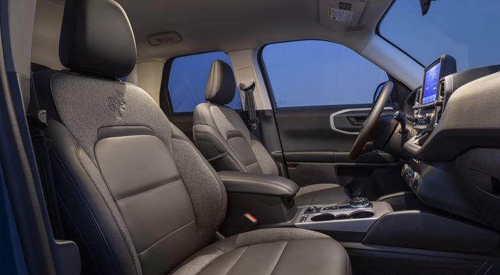 Ford Bronco Sport 2024 года с пакетом Black Appearance