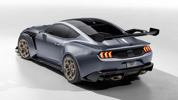 Ford Mustang GTD 2025 года