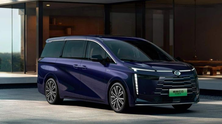 Новый конкурент Toyota Alphard: GAC рассекретил внешность минивэна Trumpchi E8