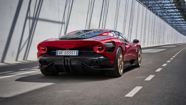 Alfa Romeo 33 Stradale