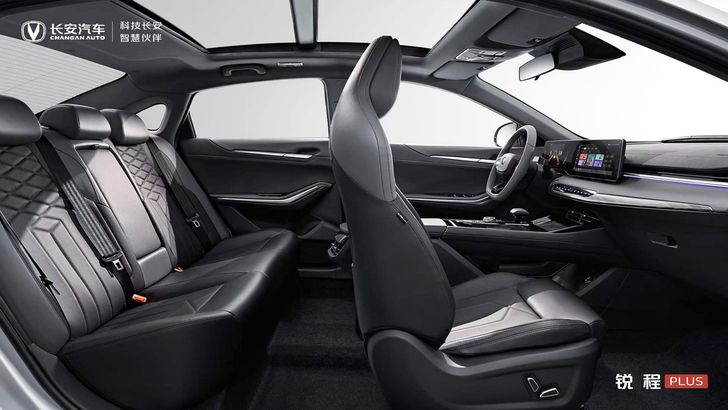 Интерьер Changan Raeton Plus