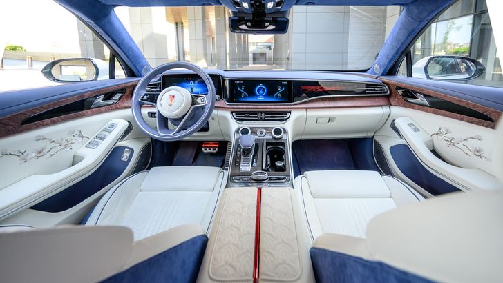 Интерьер Hongqi H9+