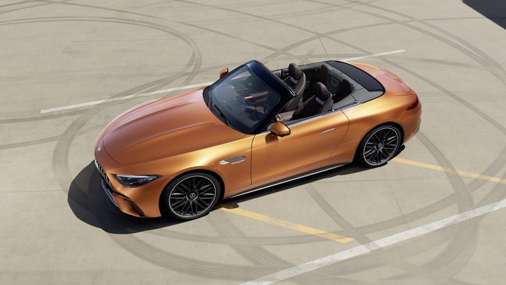 Mercedes-Benz представил эксклюзивный кабриолет AMG SL с 577-сильным двигателем