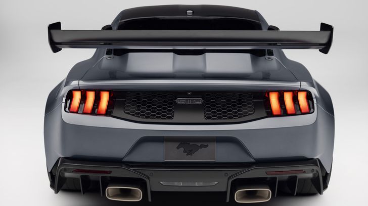 Ford Mustang GTD 2025 года