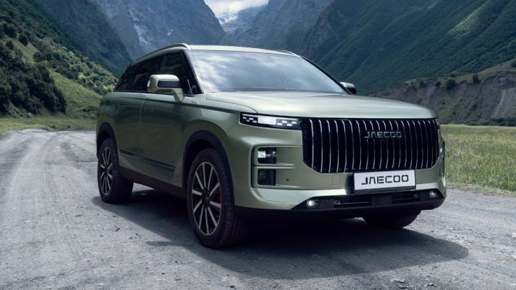 В России начались продажи нового китайского кроссовера от концерна Chery. Сколько он стоит