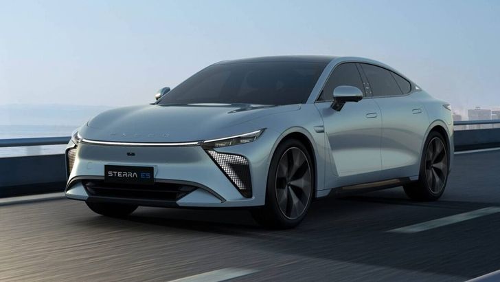 Раскрыты сроки появления в России нового технологичного седана. Ждать осталось недолго