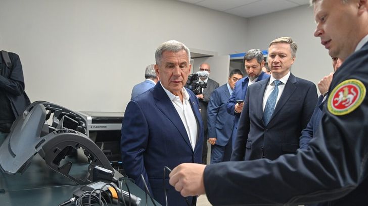 Рустам Минниханов