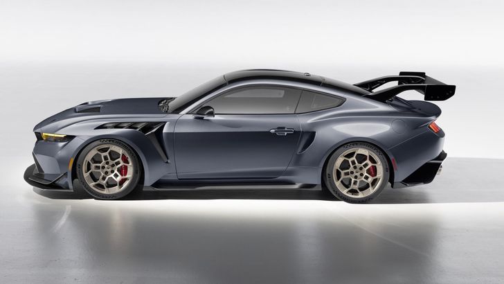 Ford Mustang GTD 2025 года