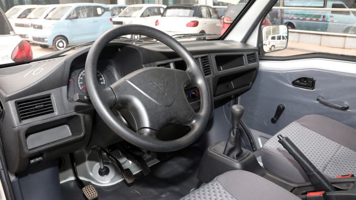 Интерьер Wuling Light