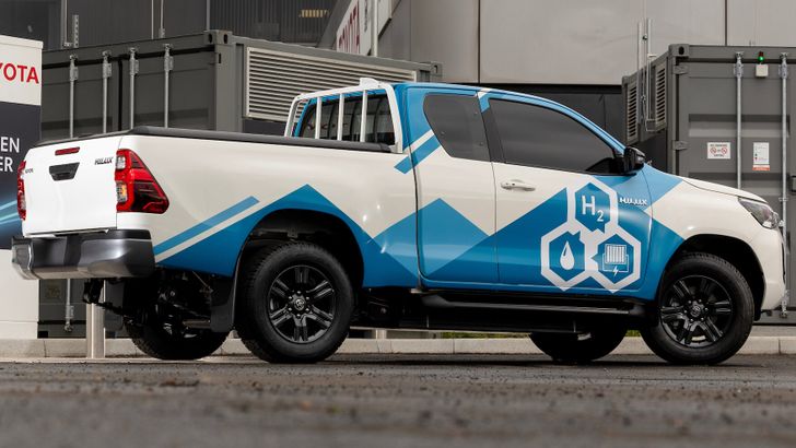 Прототип водородного Toyota Hilux на заводе компании в Бернастоне, Дербишир