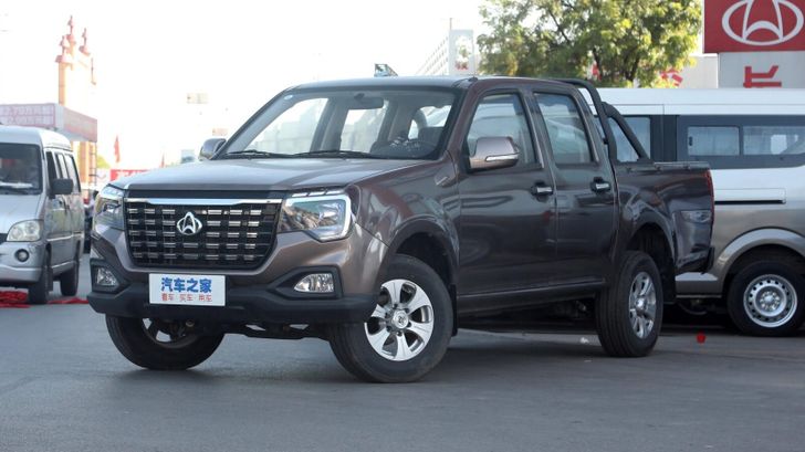 В Россию привезли китайский аналог УАЗ «Пикап». Цена приятно удивит