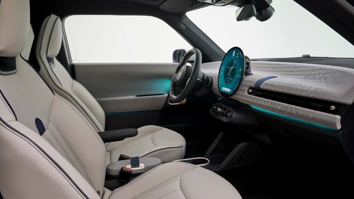 Интерьер Mini Cooper SE