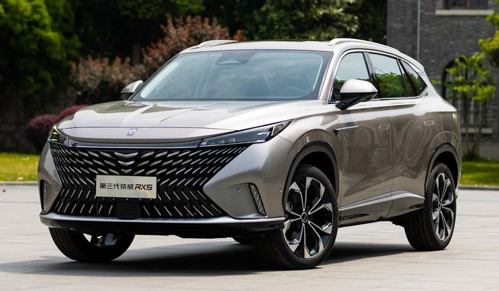 В Россию привезли новый китайский кроссовер дешевле Geely Tugella