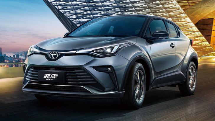 В России появился новый бюджетный кроссовер Toyota с необычным двигателем