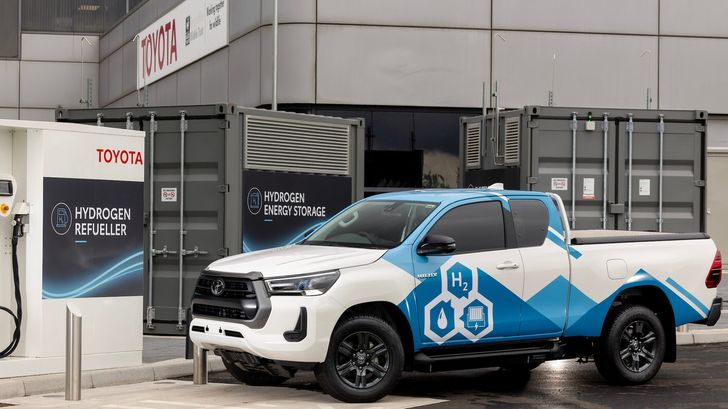 Прототип водородного Toyota Hilux на заводе компании в Бернастоне, Дербишир
