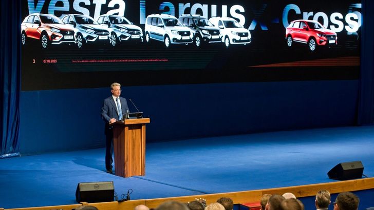 Максим Соколов