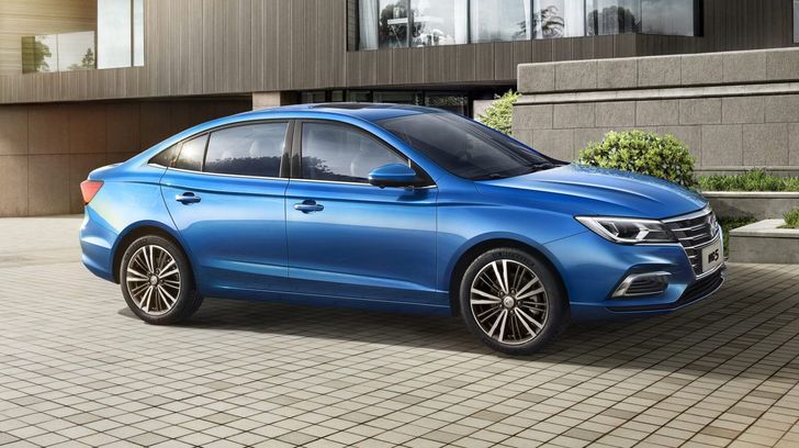 В Россию приехал новый современный седан, который чуть дороже Hyundai Solaris