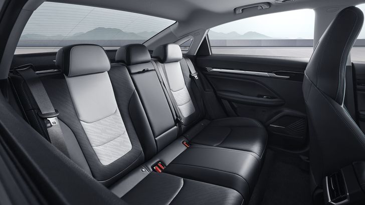 Интерьер Livan S6 Pro