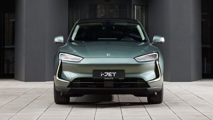 Назван срок, когда в России начнется производство нового отечественного автомобиля