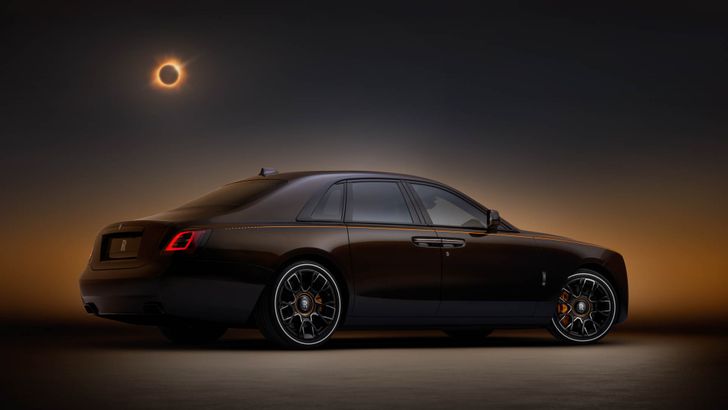 Rolls-Royce Black Badge Ghost Ékleipsis Private Collection