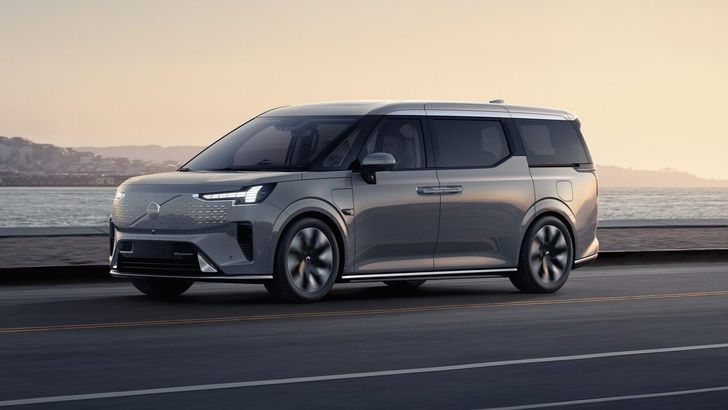 Volvo представила первый минивэн в своей истории. Он очень необычный