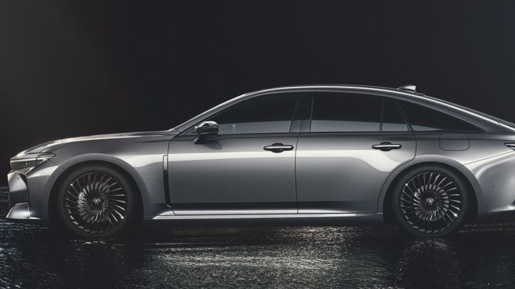 Седан Toyota Crown