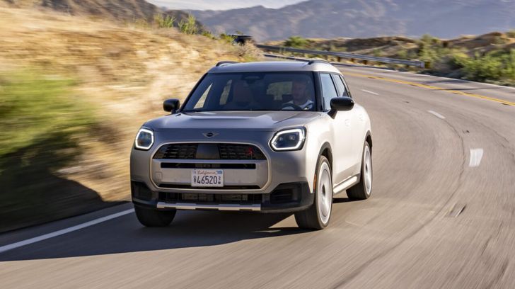 Mini представила новый гибридный кроссовер Mini Countryman S ALL4