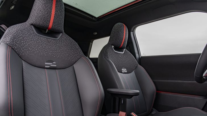 MINI Cooper SE John Cooper Works