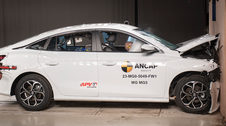 Краш-тест MG 5